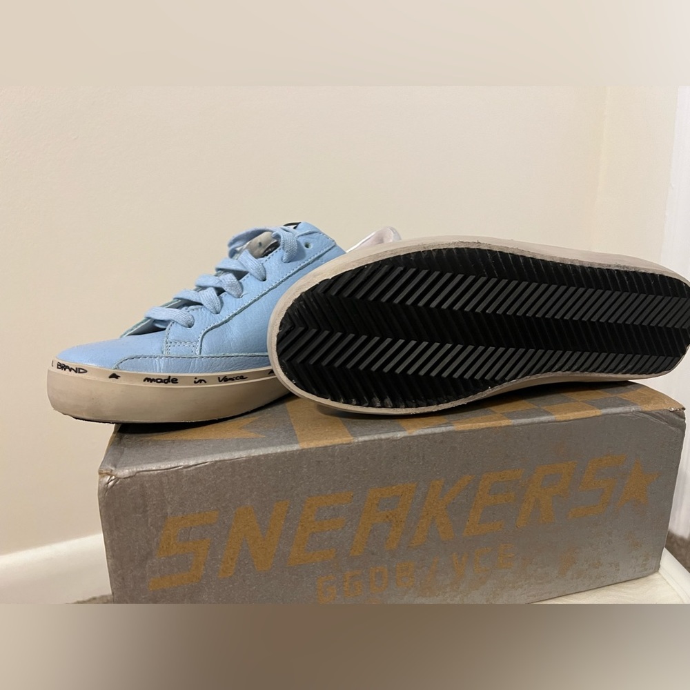 Golden Goose Sneakers - Picture 3 of 5